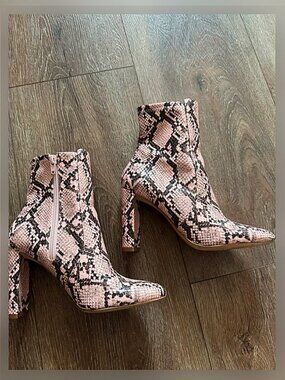 Ankle boots